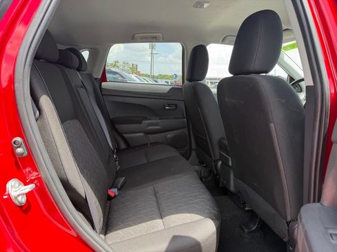 Used 2025 Mitsubishi Outlander Sport LE AWD/4WD image 28