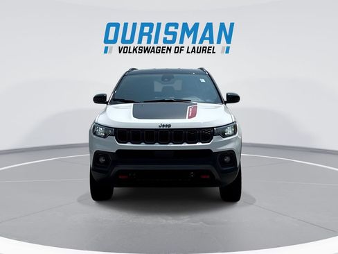 Used 2025 Jeep Compass Trailhawk AWD/4WD image 3