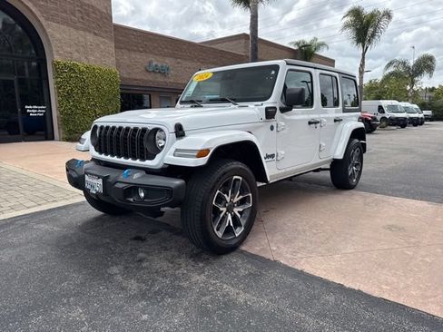 Used 2024 Jeep Wrangler Unlimited AWD/4WD image 3