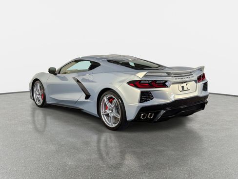 Used 2021 Chevrolet Corvette Stingray Premium Cpe w/ Z51 Performance Package image 5