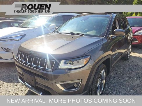 Used 2018 Jeep Compass Limited w/ Navigation Group AWD/4WD image 1