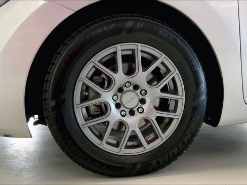 Used 2016 Hyundai Elantra SE image 8