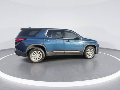 Used 2022 Chevrolet Traverse LS w/ LPO, Cargo Package image 10