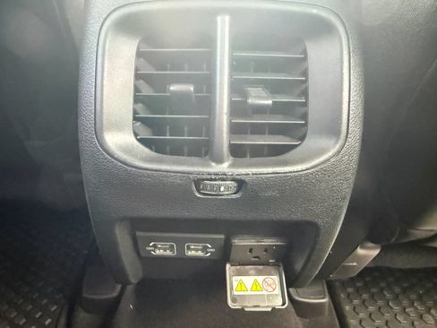 Used 2022 Jeep Cherokee Trailhawk w/ Premium Leather Package AWD/4WD image 27