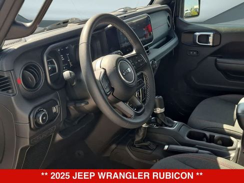 Used 2025 Jeep Wrangler Unlimited Rubicon AWD/4WD image 2