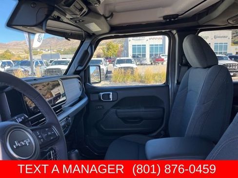 New 2025 Jeep Gladiator Sport AWD/4WD image 12