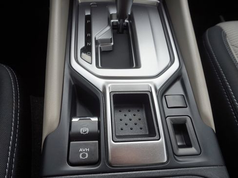 Used 2023 Subaru Forester Base image 18