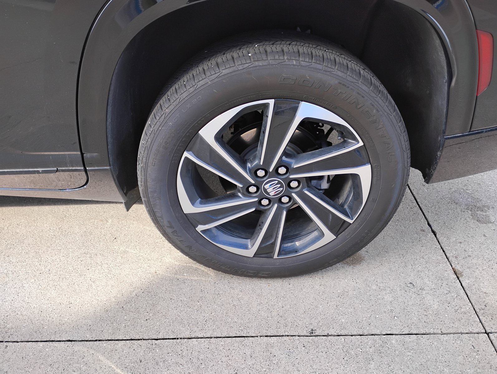 Used 2025 Buick Enclave Sport Touring FWD image 31