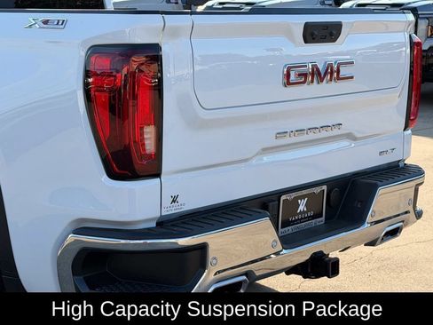 New 2026 GMC Sierra 1500 SLT AWD/4WD image 9