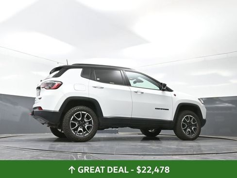 Used 2025 Jeep Compass Trailhawk w/ Trailer Tow Group image 52