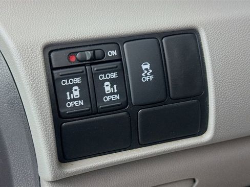 Used 2016 Honda Odyssey SE image 10