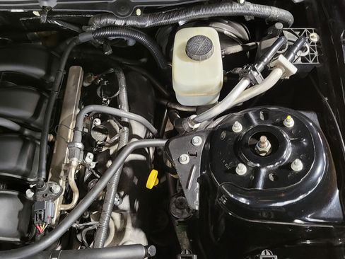 Used 2006 Ford Mustang GT RWD image 3