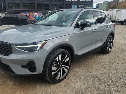 Certified 2025 Volvo XC40 B5 Plus w/ Protection Package Premier