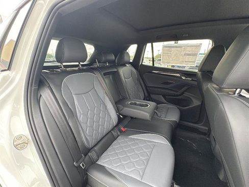 New 2026 Volkswagen Tiguan SEL R-Line AWD/4WD image 16