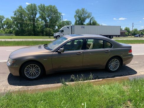 Used 2004 BMW 745Li RWD image 8