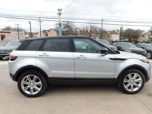 Used 2018 Land Rover Range Rover Evoque SE image 8