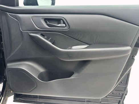 Used 2024 Nissan Rogue S image 26