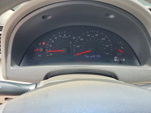 Used 2009 Toyota Camry SE FWD image 12