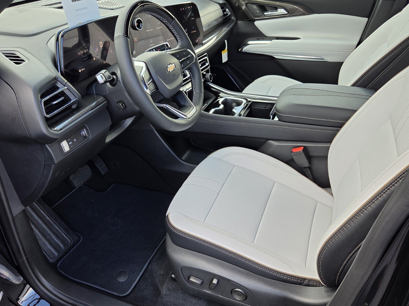 New 2026 Chevrolet Traverse High Country FWD image 5