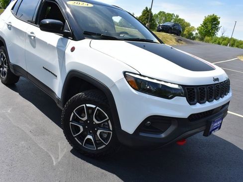 Certified 2024 Jeep Compass Trailhawk w/ Trailhawk Elite Group AWD/4WD image 2