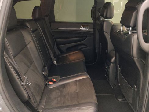 Used 2019 Jeep Grand Cherokee Altitude AWD/4WD image 19