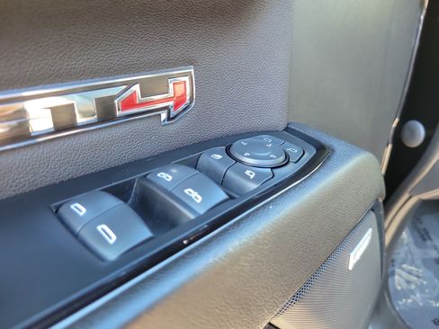 Used 2023 GMC Sierra 1500 AT4 w/ Technology Package AWD/4WD image 24