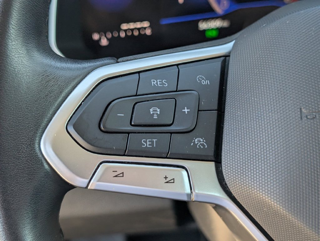 Used 2024 Volkswagen Jetta SE FWD image 22