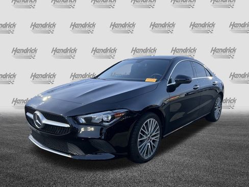 Used 2022 Mercedes-Benz CLA 250 4MATIC image 5