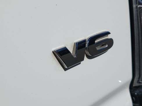 Used 2023 Toyota Tacoma TRD Off-Road image 11