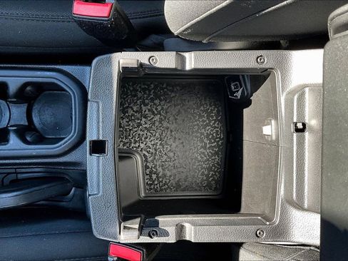 Used 2021 Jeep Wrangler Unlimited Sahara w/ Safety Group image 33