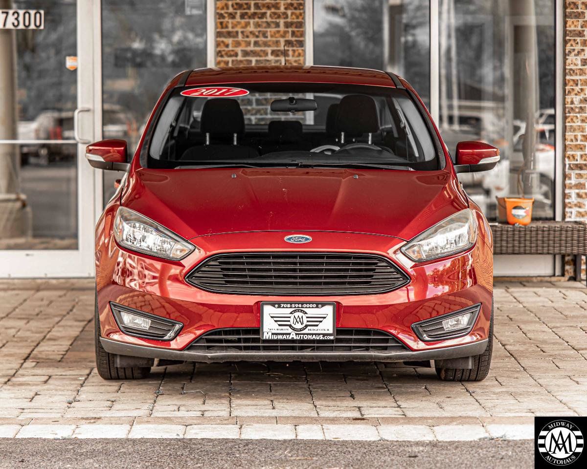 Used 2017 Ford Focus SE FWD image 2