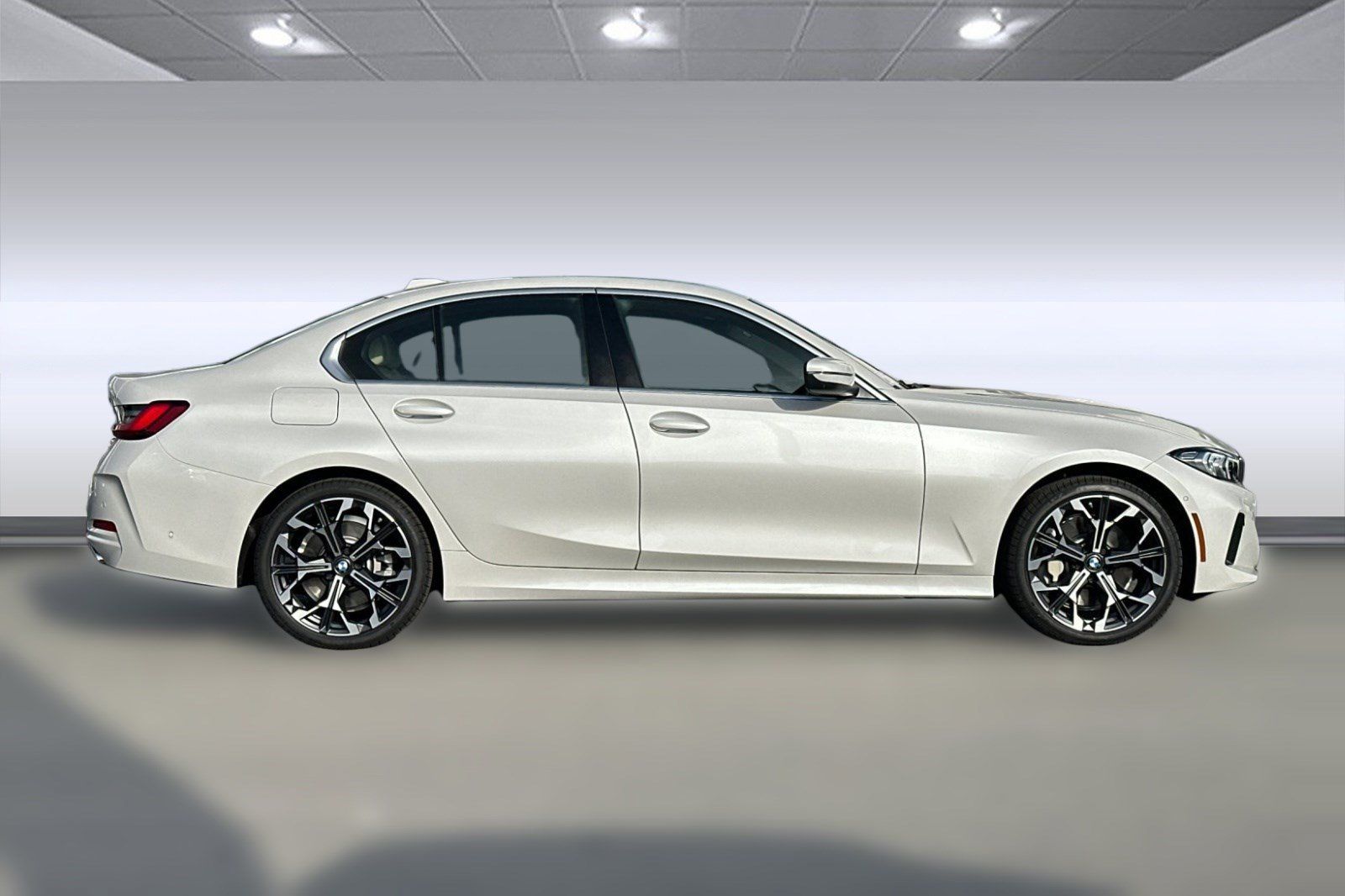 Used 2026 BMW 330i xDrive Sedan w/ Premium Package AWD/4WD image 8