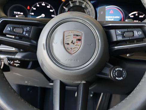 Used 2022 Porsche 911 Carrera S RWD image 25