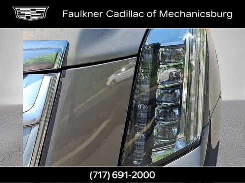 Used 2018 Cadillac Escalade Luxury image 9