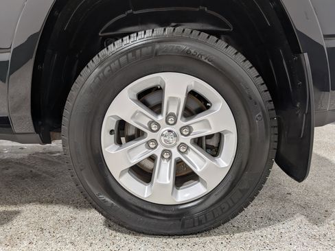 Used 2019 RAM 1500 Laramie image 13