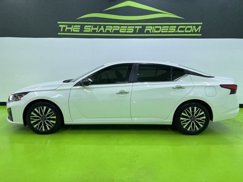 Used 2025 Nissan Altima 2.5 SV FWD image 6