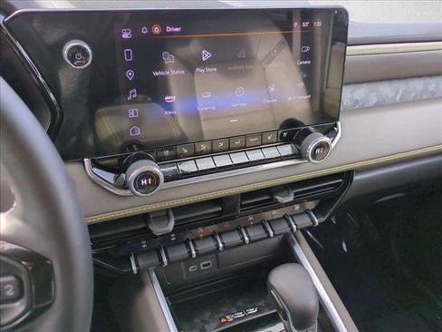 Used 2025 Chevrolet Colorado ZR2 w/ Technology Package image 13