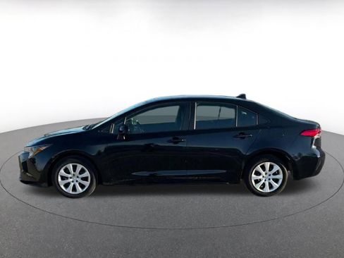 Used 2025 Toyota Corolla LE image 9