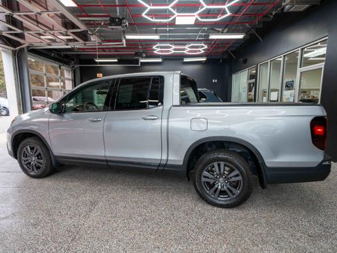 Used 2018 Honda Ridgeline Sport image 2