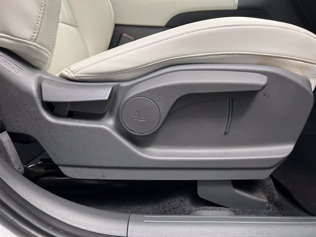 Used 2025 Hyundai Santa Fe SEL FWD image 38