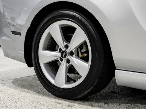 Used 2013 Ford Mustang GT Premium w/ Comfort Pkg RWD image 56