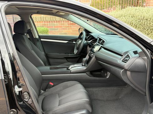 Used 2017 Honda Civic EX image 11