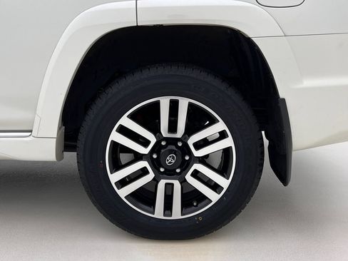 Used 2021 Toyota 4Runner Limited AWD/4WD image 28