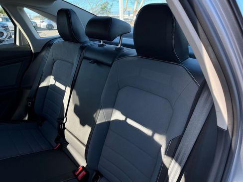 Used 2025 Volkswagen Jetta SE image 37