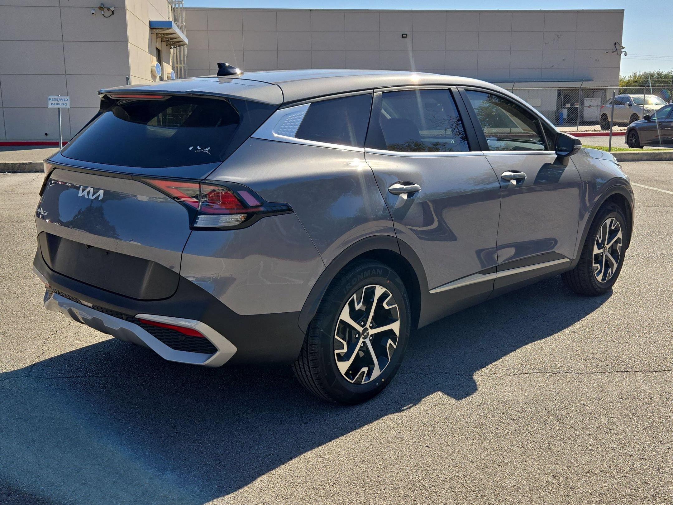 Used 2023 Kia Sportage EX FWD image 3