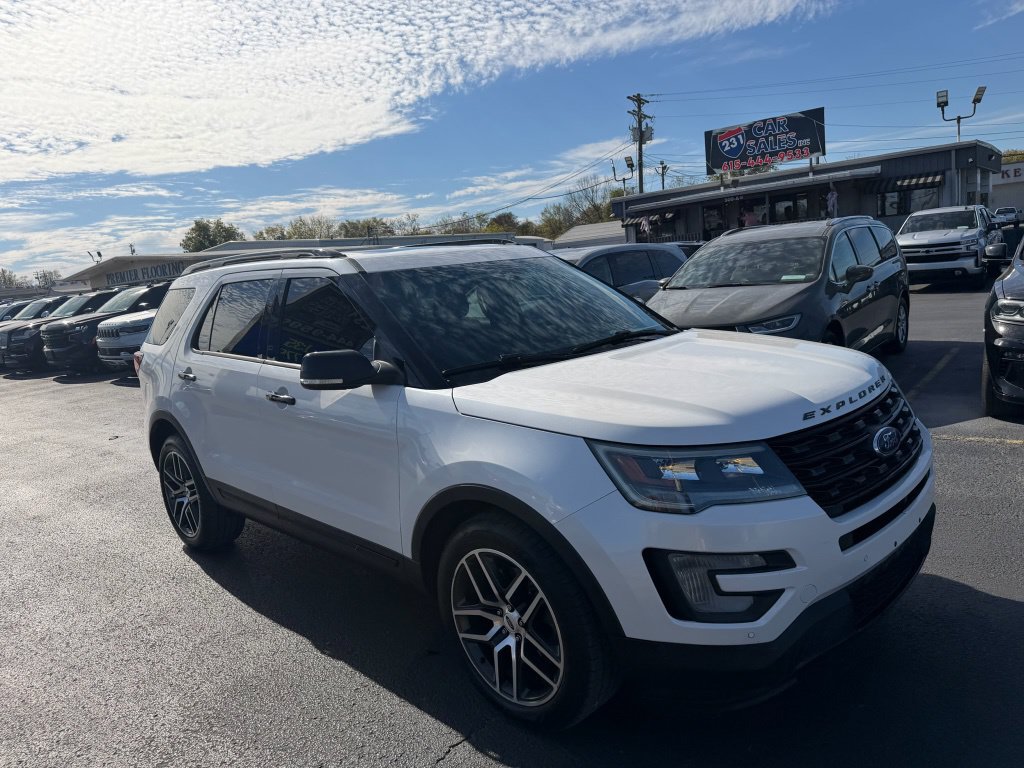 Used 2016 Ford Explorer Sport w/ Equipment Group 401A AWD/4WD image 2