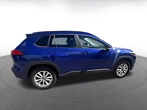 Used 2025 Toyota Corolla Cross LE image 10