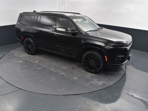 New 2026 Jeep Grand Wagoneer Limited AWD/4WD image 38