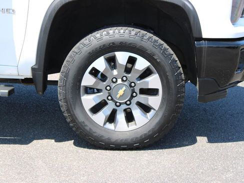 Used 2025 Chevrolet Silverado 2500 Custom w/ Custom Value Package AWD/4WD image 12