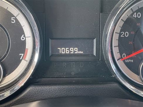 Used 2018 Dodge Grand Caravan SXT image 9